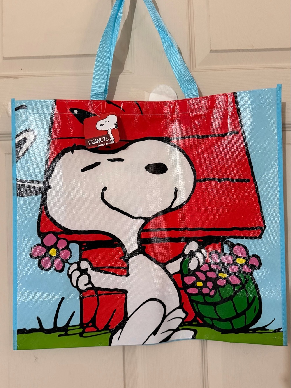 Peanuts Tote Bag with Snoopy in front of his Big Red house